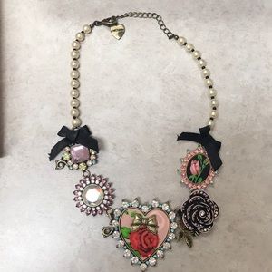 Betsy Johnson statement necklace